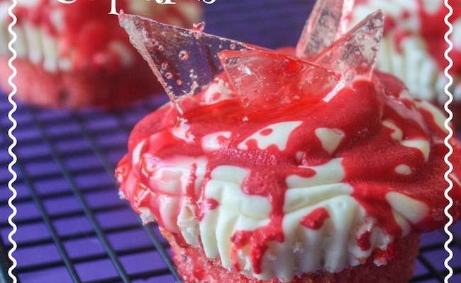 Broken Glass Cupcakes are a spooky and tasty way to celebrate Hallowe'en. Check out the rest of the #12DaysOf Hallowe'en Crafts and Recipes @ GagenGirls.com