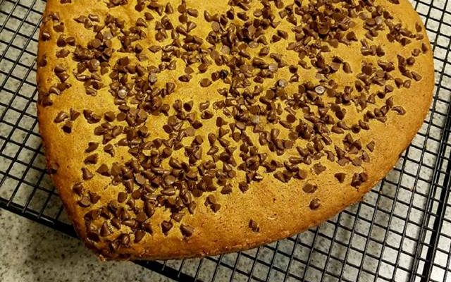 This Pumpkin Chocolate Chip Bread is part of the #12DaysOf Thanksgiving at GagenGirls.com